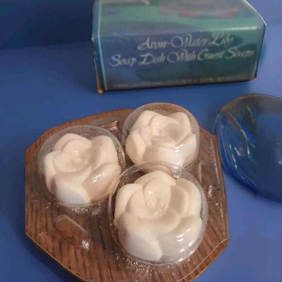 Avon Decorative Soap With Water Lily Soap Dish. Three Different‎ Fragrances - Picture 2 of 4